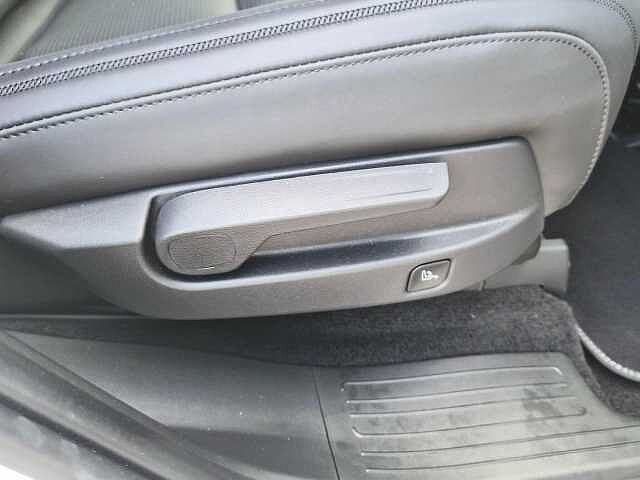 Hyundai SANTA FE 1.6 T-GDi 13.8kWh Calligraphy Auto 4WD Euro 6 (s/s) 5dr (7Seat) White