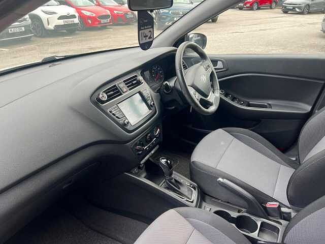 Hyundai I20 1.0 T-GDi SE Hatchback 5dr Petrol DCT Euro 6 (s/s) (100 ps) White