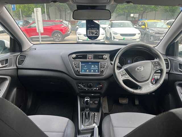 Hyundai I20 1.0 T-GDi SE Hatchback 5dr Petrol DCT Euro 6 (s/s) (100 ps) White