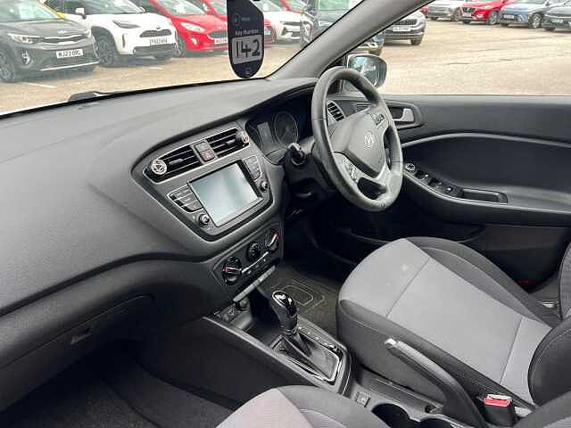 Hyundai I20 1.0 T-GDi SE Hatchback 5dr Petrol DCT Euro 6 (s/s) (100 ps) White