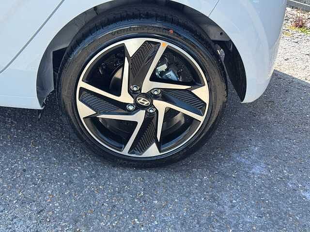 Hyundai i10 1.0 [63] Premium 5dr [Nav]