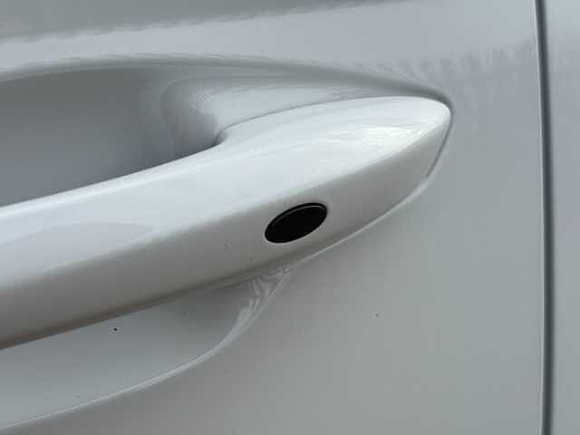 Hyundai TUCSON 1.6T Hybrid Ultimate 5dr Auto Serenity White