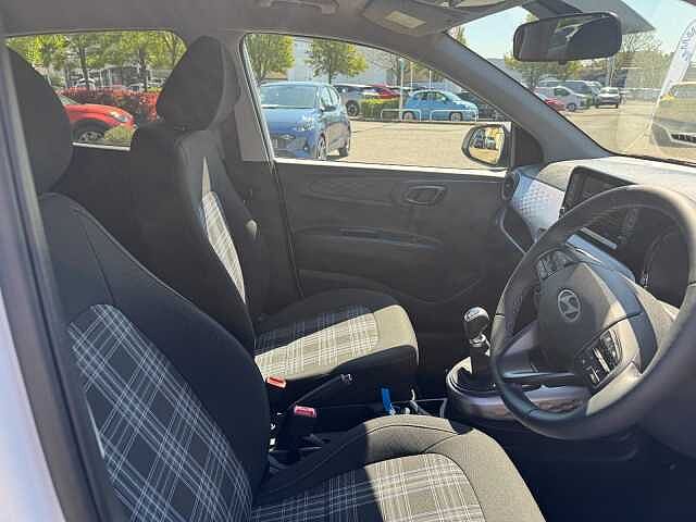 Hyundai I10 1.2 [79] Premium 5dr [Nav] Atlas White
