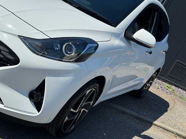 Hyundai I10 1.2 [79] Premium 5dr [Nav] Atlas White
