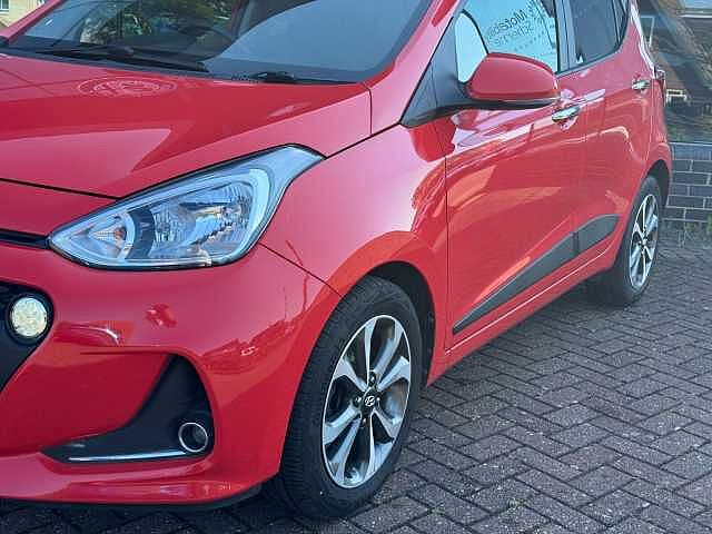 Hyundai I10 1.2 Premium SE 5dr Auto Red