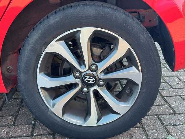 Hyundai I10 1.2 Premium SE 5dr Auto Red