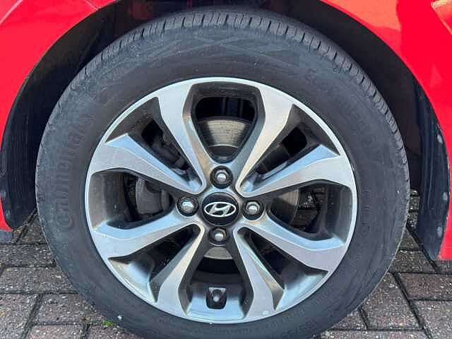 Hyundai I10 1.2 Premium SE 5dr Auto Red