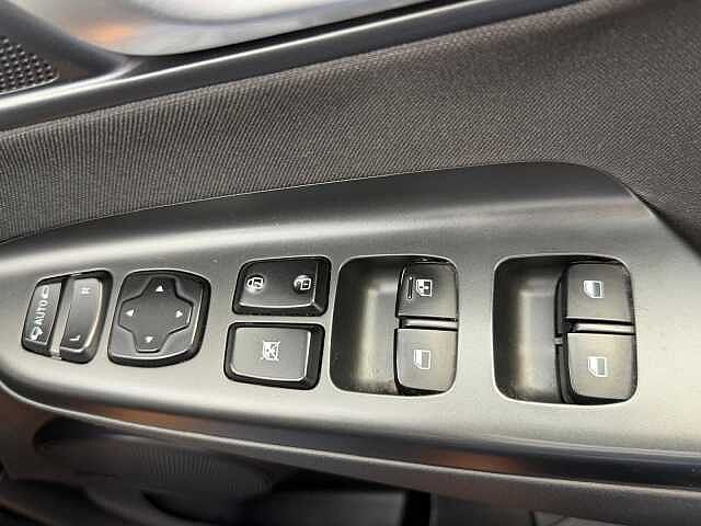 Hyundai KONA 1.6 GDi Hybrid Premium 5dr DCT Black