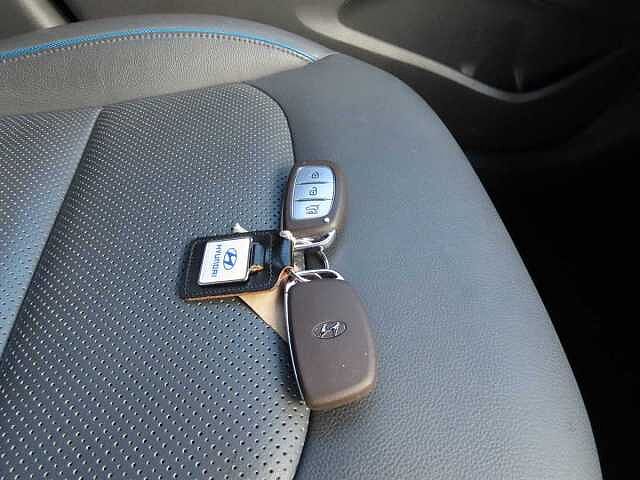 Hyundai Ioniq 1.6 GDi Hybrid Premium SE 5dr DCT