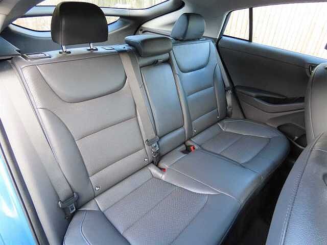 Hyundai Ioniq 1.6 GDi Hybrid Premium SE 5dr DCT