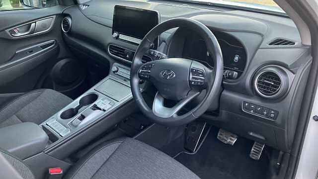 Hyundai KONA 150kW Premium 64kWh 5dr Auto Electric Hatchback White