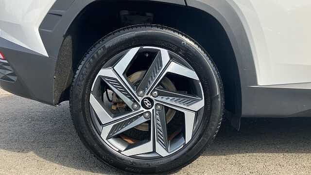 Hyundai TUCSON 1.6 TGDi Hybrid 230 Premium 5dr 2WD Auto Hybrid Estate White