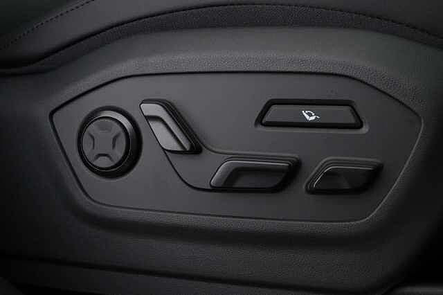 Hyundai SANTA FE 1.6 TGDi Plug-in Hybrid Calligraphy 5dr 4WD Auto Metallic - Ecotronic grey