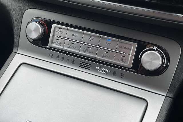Hyundai KONA Premium 64kWh 5dr Auto Black