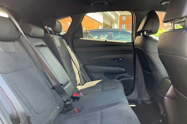 Hyundai TUCSON 1.6T Plug-in Hybrid N Line 5dr Auto White