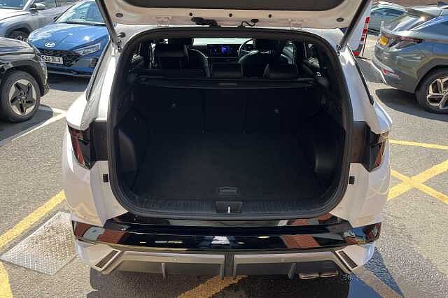 Hyundai TUCSON 1.6T Plug-in Hybrid N Line 5dr Auto White