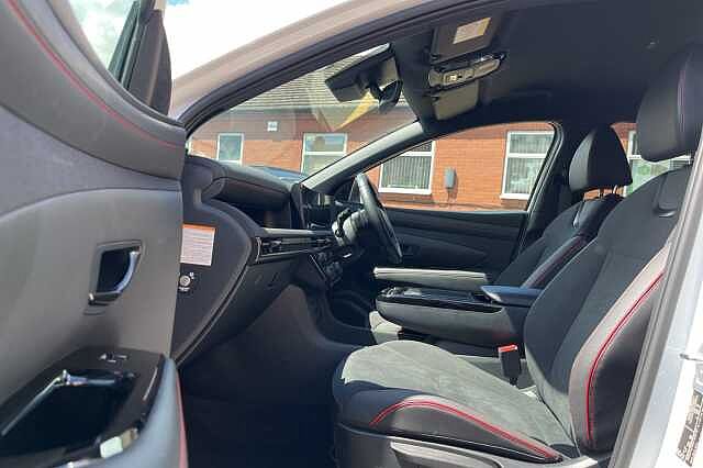 Hyundai TUCSON 1.6T Plug-in Hybrid N Line 5dr Auto White