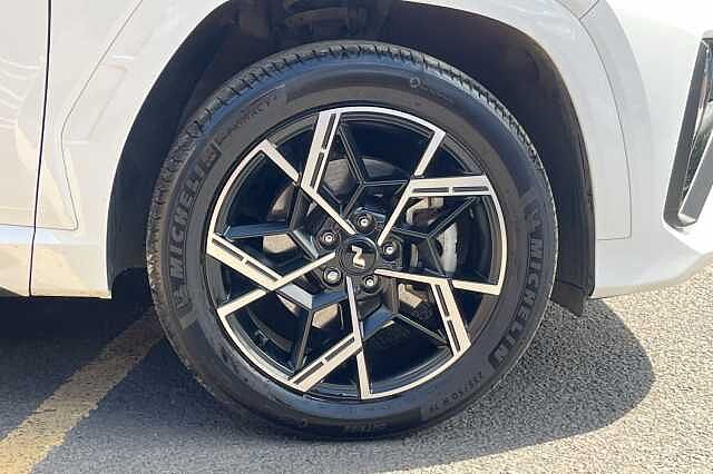 Hyundai TUCSON 1.6T Plug-in Hybrid N Line 5dr Auto White