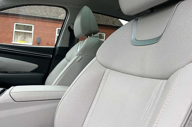 Hyundai TUCSON 1.6 T-GDi Plug-in Hybrid Ultimate 5dr 4WD Auto Red