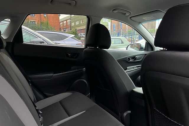 Hyundai KONA 1.6 GDi Hybrid Premium 5dr DCT White