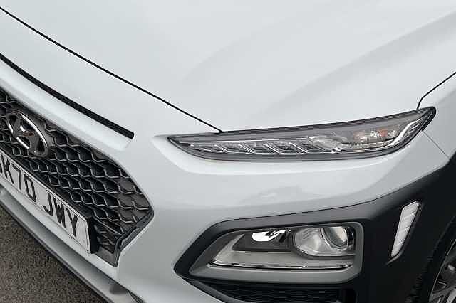 Hyundai KONA 1.6 GDi Hybrid Premium 5dr DCT White