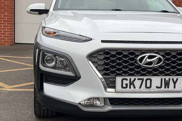 Hyundai KONA 1.6 GDi Hybrid Premium 5dr DCT White