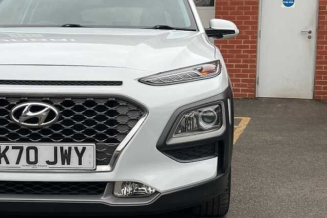 Hyundai KONA 1.6 GDi Hybrid Premium 5dr DCT White