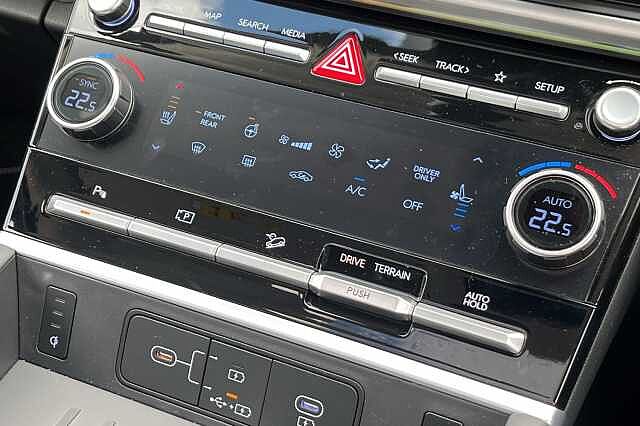 Hyundai SANTA FE 1.6 T-GDi Hybrid Ultimate 5dr 4WD Auto Green