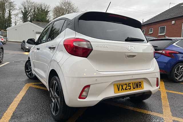 Hyundai i10 1.0 Premium 5dr [Nav]