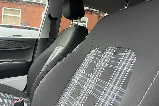 Hyundai i10 1.0 Premium 5dr [Nav]