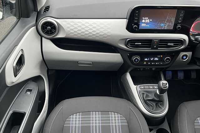 Hyundai i10 1.0 Premium 5dr [Nav]