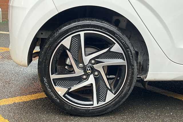 Hyundai i10 1.0 Premium 5dr [Nav]