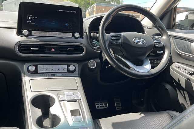 Hyundai KONA Ultimate 64kWh 5dr Auto White