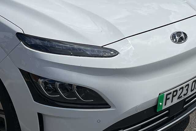 Hyundai KONA Ultimate 64kWh 5dr Auto White