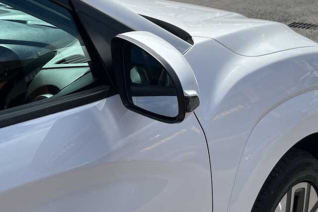 Hyundai KONA Ultimate 64kWh 5dr Auto White