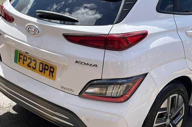 Hyundai KONA Ultimate 64kWh 5dr Auto White