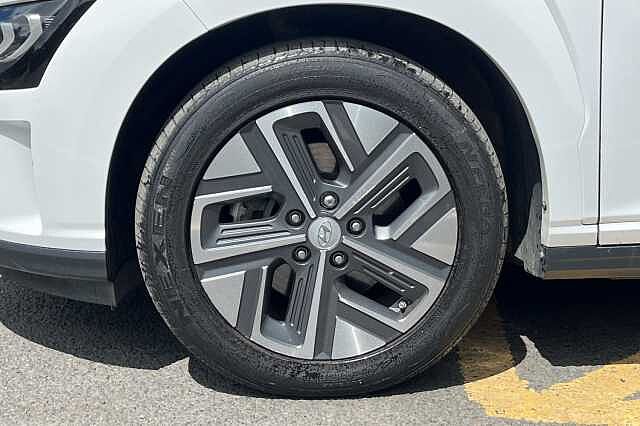 Hyundai KONA Ultimate 64kWh 5dr Auto White