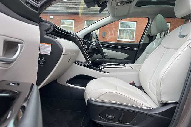 Hyundai TUCSON 1.6 T-GDi Plug-in Hybrid Ultimate 5dr 4WD Auto Brown