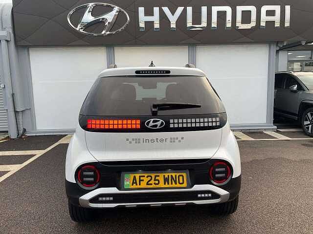 Hyundai INSTER 85kW 02 49kWh 5dr Auto White