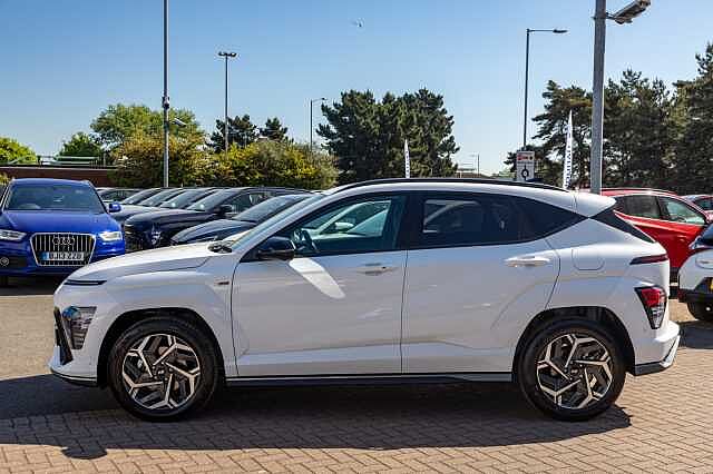 Hyundai KONA HATCHBACK 1.6T 138 N Line S 5dr DCT Atlas White