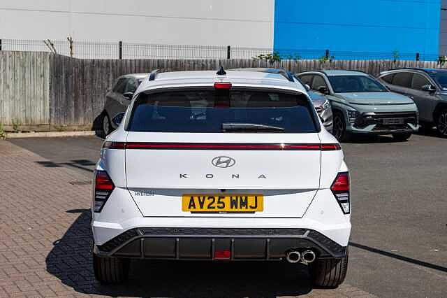 Hyundai KONA HATCHBACK 1.6T 138 N Line S 5dr DCT Atlas White