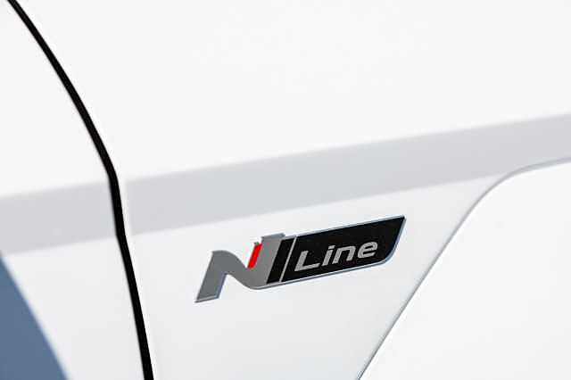 Hyundai KONA HATCHBACK 1.6T 138 N Line S 5dr DCT Atlas White