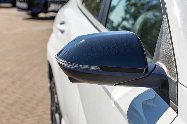 Hyundai KONA HATCHBACK 1.6T 138 N Line S 5dr DCT Atlas White