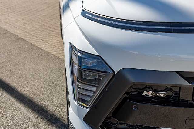 Hyundai KONA HATCHBACK 1.6T 138 N Line S 5dr DCT Atlas White