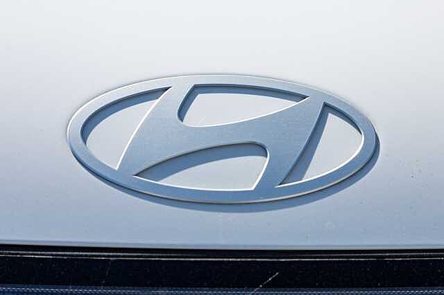 Hyundai KONA HATCHBACK 1.6T 138 N Line S 5dr DCT Atlas White