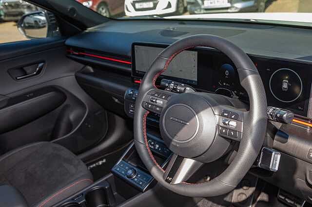 Hyundai KONA HATCHBACK 1.6T 138 N Line S 5dr DCT Atlas White