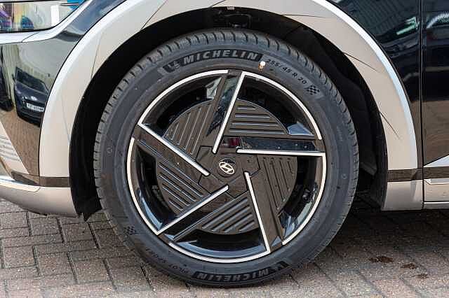 Hyundai IONIQ 5 168kW Ultimate 84 kWh 5dr Auto Phantom Black