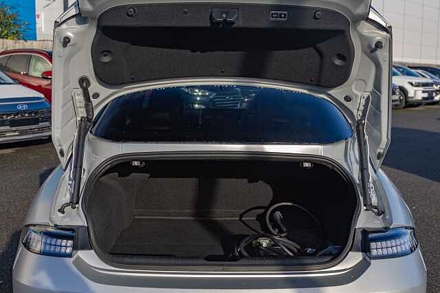 Hyundai IONIQ 6 E (228ps) Premium 77kWh (Single Motor) RWD Gold