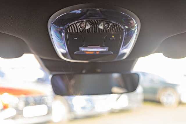 Hyundai IONIQ 6 E (228ps) Premium 77kWh (Single Motor) RWD Gold