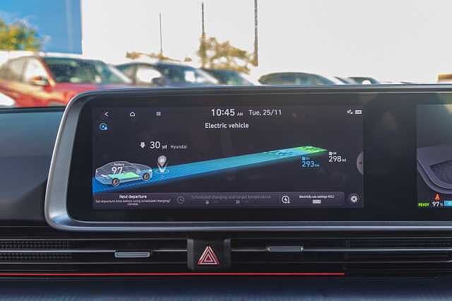 Hyundai IONIQ 6 E (228ps) Premium 77kWh (Single Motor) RWD Gold